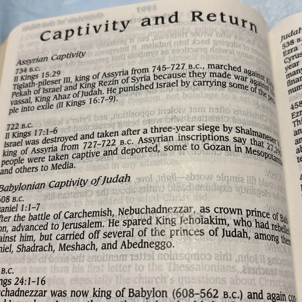 Zondervan KJV Giant Print Reference Bible Indexed w Zipper Case